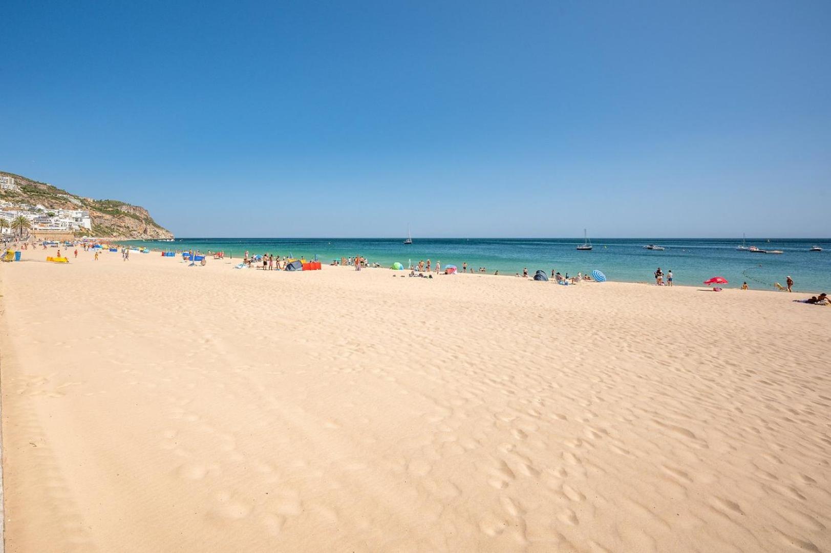 Guestready - Beachfront Naufrago'S Retreat 2 Sesimbra Exterior photo